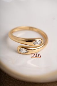 Anillo Artístico con Diamante Cultivado en Laboratorio en Forma de Pera, Joyería Contemporánea con Banda Abierta, Regalo de Aniversario de Bodas - Product Image 3
