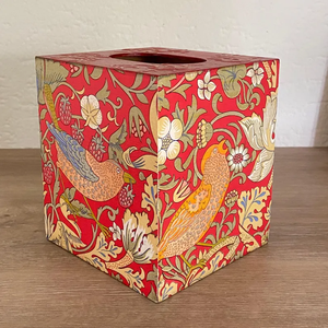 Caja de pañuelos de madera con diseño de William Morris Thief, decoración botánica roja para baño de Blossom Craft India - Product Image 4