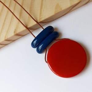 Collier élégant en résine et en bois pour femmes, bijoux de mode pour les fournitures de fête - Product Image 4