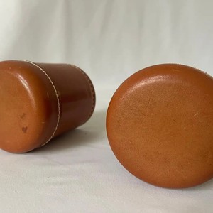 High Quality Customized Design 100% Leather Handmade Dice Cup with 4 Dice Classic Style for Casual Games - Product Image 4