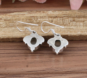 ต่างหูห้อยประดับพลอยเพรนไนต์ธรรมชาติ หรูหรา ทำจากเงินแท้ 925 งานแฮนด์เมด เครื่องประดับสำหรับทุกเพศ เหมาะสำหรับงานแต่งงาน งานครบรอบ งานปาร์ตี้ - Product Image 3