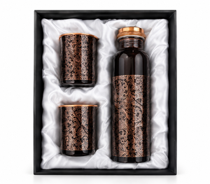 Bouteille d'eau en cuivre pur de qualité supérieure avec verre en cuivre, fabriquée à la main, anti-fuite, bouteille à boire ayurvédique - Product Image 1