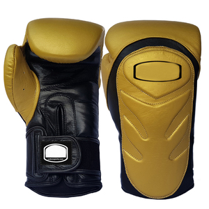 Gants de boxe en cuir blanc respirant avec logo cheval doré, fermeture à lacets et poignet à enfiler pour adultes - Product Image 3