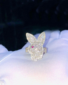 Anillo de compromiso de plata de ley 925 con moissanita estilo conejo Iced Out Hip Hop Champions para hombre, regalo de cumpleaños y aniversario - Product Image 1