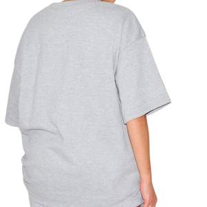 Camiseta Oversize Personalizada para Mujer al por Mayor, 100% Algodón, Corte Holgado, Hombros Caídos, Estilo Urbano, Casual, Proveedor OEM - Product Image 2