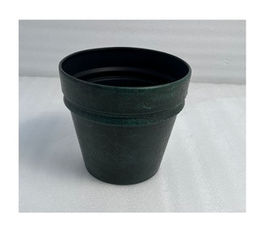 Macetero moderno de hierro con acabado de cuero de primera calidad para decoración interior contemporánea y uso en paisajismo exterior. - Product Image 1