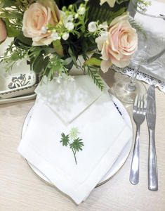 Servilletas de Lino Bordadas Personalizadas al por Mayor con Hojas de Palma, Servilletas de Tela con Dobladillo para Eventos en el Hogar y Bodas - Product Image 1