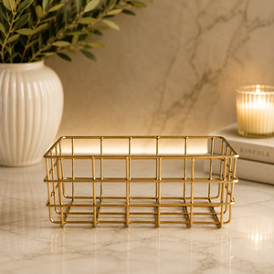 Panier en fil métallique doré classique avec design à grille ouverte pour le rangement des fruits et du pain, la présentation et l'organisation élégante de la table à la maison - Product Image 6