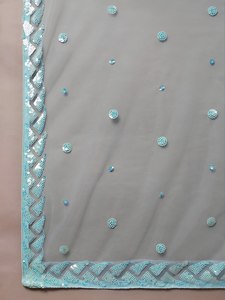 Ensemble Lehenga Choli moderne en tulle bleu ciel avec broderie géométrique à sequins, sans manches, avec dupatta longue pour femme, tenue de mariage - Product Image 3