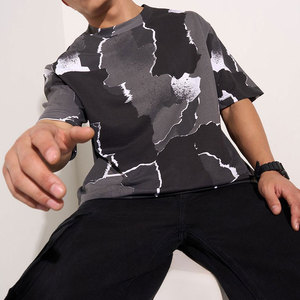 T-shirt à manches courtes surdimensionné pour homme avec imprimé camouflage, imprimé numérique, style streetwear, col rond, jersey en coton respirant - Product Image 5