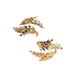 Ensemble de 4 anneaux à serviettes en laiton doré géométrique de luxe, supports à serviettes en métal texturé moderne pour mariage, banquet, table à manger à domicile - Product Image 6