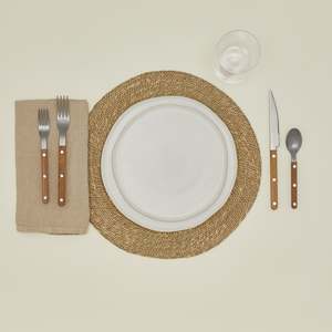 Vente en gros de sets de table ronds en jonc de mer naturel, tressés à la main, durables, pour la décoration de tables de salle à manger, restaurants, hôtels et maisons. - Product Image 2