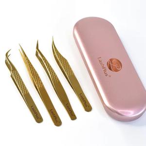 Pinzas para Pestañas con Baño de Oro y Mango Texturizado Negro, Punta Suave para una Aplicación Precisa - Product Image 4