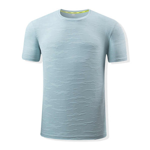 เสื้อยืดแขนสั้นผู้ชายสีฟ้าอ่อน แห้งเร็ว คอกลม ทรงปกติ สวมใส่สบาย ผ้าถักโพลีเอสเตอร์ สีพื้น - Product Image 1