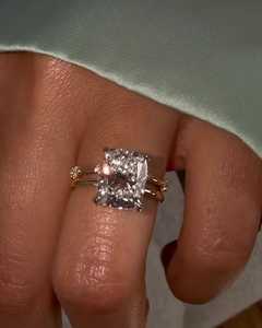 Bague de fiançailles solitaire en or massif 14K avec diamant de laboratoire taille coussin 3 carats, sertie à griffes, pour demande en mariage, bijoux fins uniques 1,5 mm - Product Image 2
