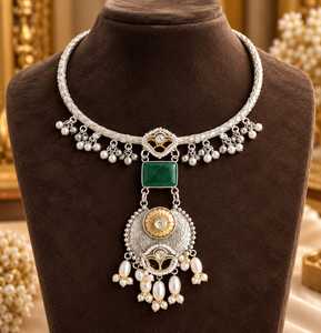 Conjunto de Collar Nupcial Oxidado Hasli, Chapado en Plata Antigua, Joyería con Piedras, Diseño Kundan Pintado a Mano, Gargantilla para Uso Festivo - Product Image 2