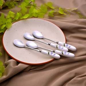 Juego de 4 Cucharas de Postre de Cerámica Sky Daisy, Herramientas para Disfrutar de Delicias Dulces - Product Image 3