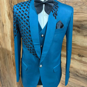 Costume de smoking brodé bleu sarcelle pour homme – Blazer de mariage et de bal orné de perles avec gilet et pantalon - Product Image 1