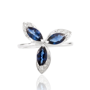 Anillo de Flor de Trillium con Diamantes y Zafiros Art Deco en Oro Blanco de 14K - Product Image 2