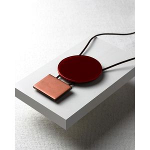 Collier élégant en résine et perles de bois pour un usage décontracté et festif - Product Image 3