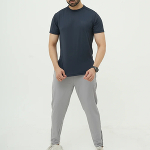 Ensemble de survêtement d'été léger en coton à manches courtes pour homme, style décontracté uni, design personnalisé - Product Image 1