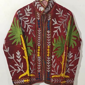 Veste en velours beige style vintage pour femme, brodée à la main, motif floral, manteau court, style bohème, vêtement d'extérieur pour l'hiver, vente en gros - Product Image 2