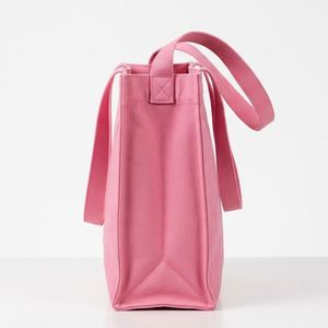 Bolso Tote de Material de Primera Calidad, Interior Espacioso, Construcción Duradera, Diseño Cómodo de Llevar, Perfecto para Compras y Viajes - Product Image 3