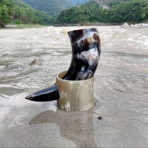 Cuerno Vikingo Antiguo para Beber, Tamaño Mediano, para Cocina y Mesa, Cuerno de Búfalo Vikingo a Precio Económico con Descuento - Product Image 1