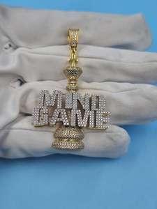 จี้รูปตัวอักษรเกมหมากรุก Iced Out King ประดับเพชรโมอิสซาไนต์ทรงกลมเจียระไนแบบเหลี่ยมคมชัด ชุบทอง 18K สไตล์ฮิปฮอป เครื่องประดับสำหรับทุกเพศ - Product Image 5