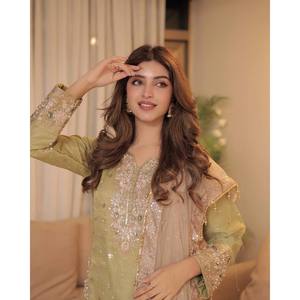 Designer Party Wear Haut et bas avec Dupatta Taille XL - Product Image 1