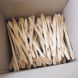 Brosse à dents en bambou durable, best-seller, poils moyens, zéro déchet, format voyage - Product Image 2