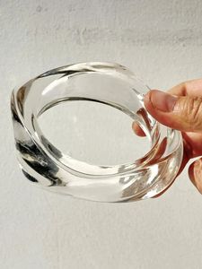 Bracelet manchette en acrylique transparent en résine, fait main, pour femme, idéal pour les fêtes et mariages - Product Image 2