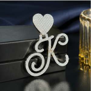 Collier personnalisé tendance avec breloque alphabet et fermoir cœur, en argent 925 rhodié, bijoux fins, pendentif initial en moissanite - Product Image 3