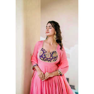 Robes de soirée Sai Creation Designer, tenue de soirée avec bas et dupatta en rose, taille M, look élégant - Product Image 4