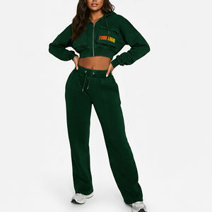 Conjunto Deportivo de Invierno de 2 Piezas para Mujer con Logotipo Personalizado, Chaqueta con Capucha y Bolsillos, 100% Algodón, Corte Regular - Product Image 1