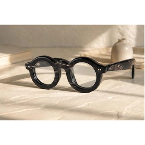 Lunettes de vue rondes en corne de buffle, fabriquées à la main, écologiques, style artisanal moderne - Product Image 1