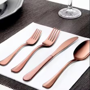 Ensemble de couverts en métal haut de gamme pour la cuisine, cuillère et fourchette, conçus pour un service alimentaire élégant - Product Image 3