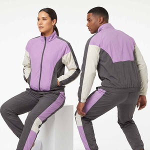 Chaqueta cortavientos unisex personalizada de alta calidad con cremallera de nailon, conjunto de chándal ligero para parejas. - Product Image 3