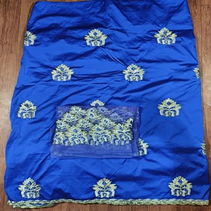 Colección Formal Impresionante: Exclusivo Wrapper Nigeriano George con Pedrería en Tela de Tafetán de Seda con Patrón Abstracto - Product Image 1