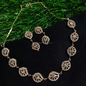 Ensemble de bijoux de mariée en diamant américain classique Collier et boucles d'oreilles en deux pièces pour mariage Style classique à la mode - Product Image 1