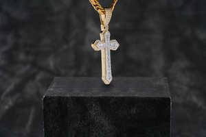 Pendentifs sur mesure D'VINS JEWELS en diamant de laboratoire VVS taille baguette, or massif 14 carats, certifiés IGI - Product Image 6