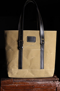 Bolso Tote de lona con asas de cuero y pliegue para cerrar la parte superior impermeable a la hora de abrirlo, para que lo abran. - Product Image 6