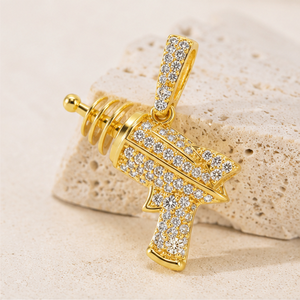 Pendentif unisexe en or 10K, style vintage, tendance hip-hop, personnalisé, massif, minimaliste, avec diamant de laboratoire taille brillant en forme de pistolet à rayons et d'épée - Product Image 6
