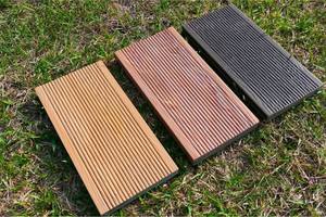 Planches de terrasse extérieures contemporaines brossées Anywood de Corée, composite bois-plastique haut de gamme, antidérapantes, imperméables et écologiques - Product Image 2