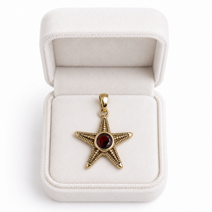 Pendentif Étoile de Mer en Grenat Naturel, Orné de Dorure, Bijou Artisanal Inspiré de l'Océan, Création de Designer, Pierre Précieuse Unique, Cadeau Idéal pour Femme - Product Image 5