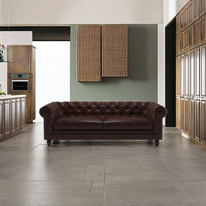 Elegante y Moderno Sofá Chesterfield Convertible de Cuero Genuino con Ruedas Giratorias para Sala de Estar, Dormitorio, Cocina o Taller - Product Image 1