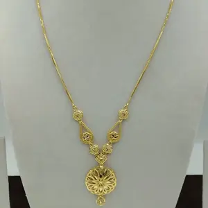 Collar de oro para mujer con colgante de filigrana detallada, joyería étnica elegante para festivales, bodas y celebraciones. - Product Image 1