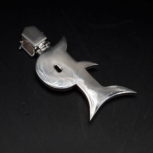 Colgante de esqueleto de pez de plata 925 con moissanita baguette engastada, collar de hip hop, amuleto, regalo de joyería de lujo - Product Image 2