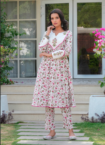 ชุดคุรตะพร้อมกางเกงผ้าปักลายขาวแบบบล็อกพิมพ์ด้วยมือ บูติ จาล - Product Image 4