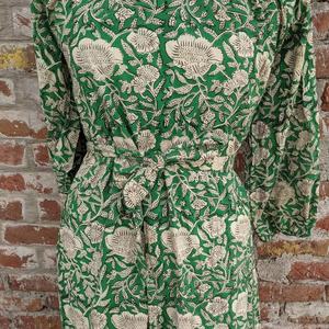 ชุดเดรสพิมพ์ลายด้วยมือ ผ้าฝ้ายอินเดีย ชุดเดรสผ้าก๊อซสไตล์โบฮีเมียน ชุดเดรสลายดอกไม้ คอทรงโอ แขนยาว ชุดเดรสยาวพิมพ์ลายดอกไม้ - Product Image 2